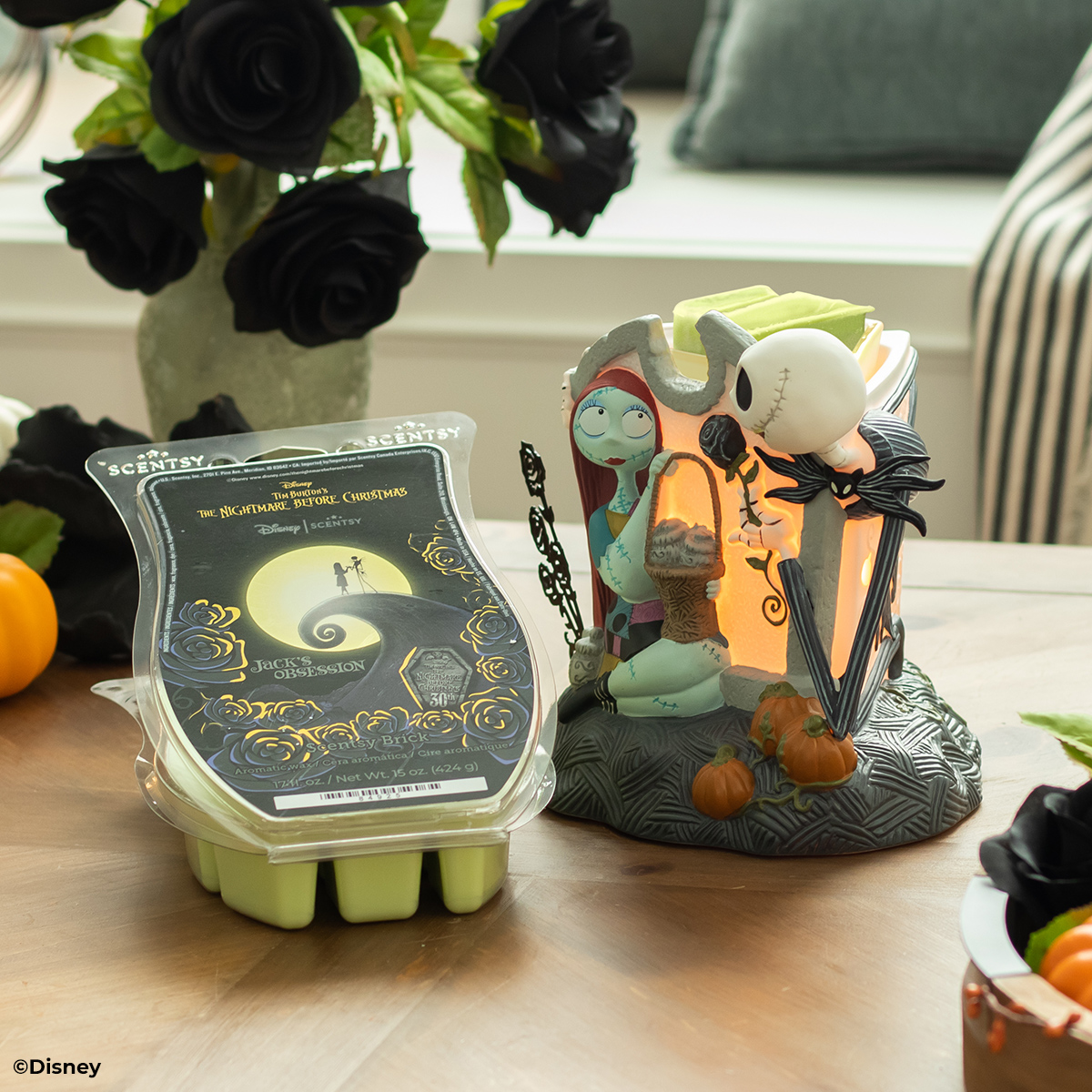Disney Tim Burton’s The Nightmare Before Christmas: 30th Anniversary – Scentsy Warmer Bundle